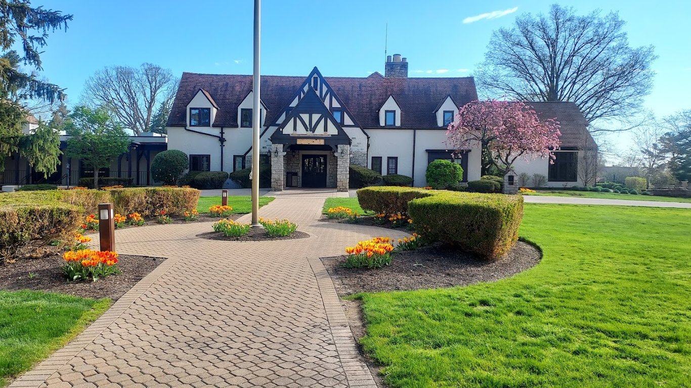 Brookside Golf & Country Club