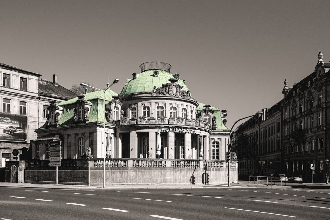 Moccabar Zwickau Villa Johnson