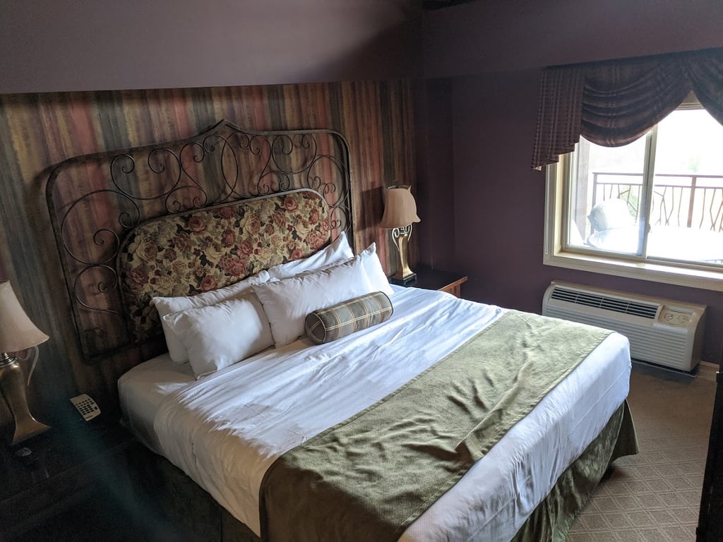 Grand Cascades Lodge/Crystal Springs Resort