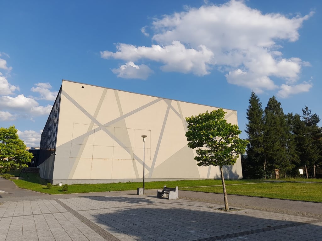 Hala Widowiskowo-Sportowa  Węgierska Górka