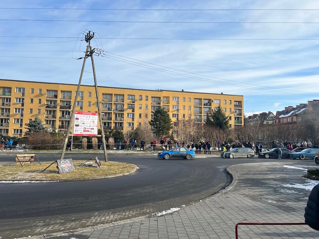 Hala Widowiskowo-Sportowa  Węgierska Górka
