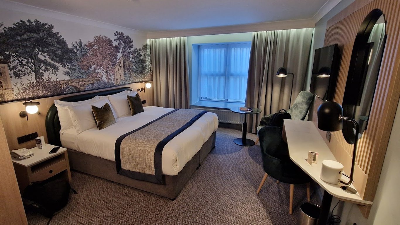Menlo Park Hotel