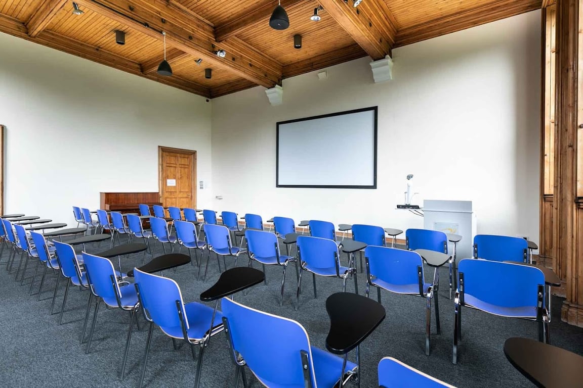 Meet In DCU