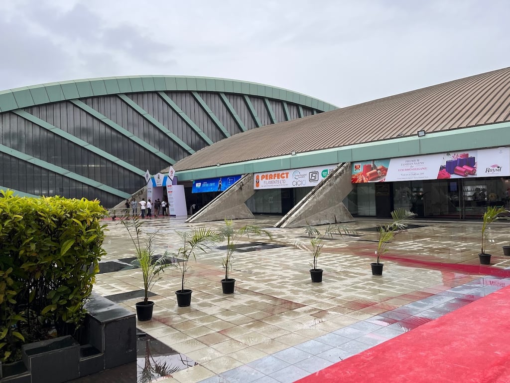 Surat International Exhibition and Convention Centre (Surat)