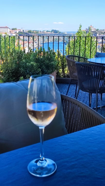 VINUM RESTAURANT & WINE BAR