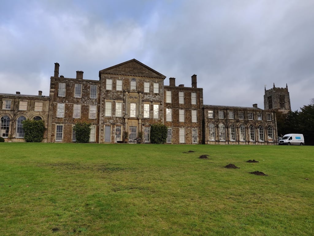 AYNHOE PARK