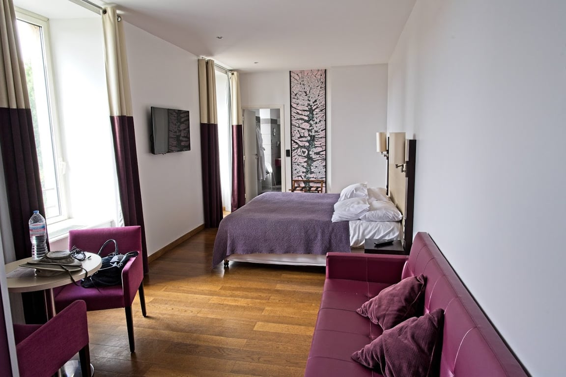 HÔTEL LA FERME DE BOURRAN - écoresponsable parking gratuit