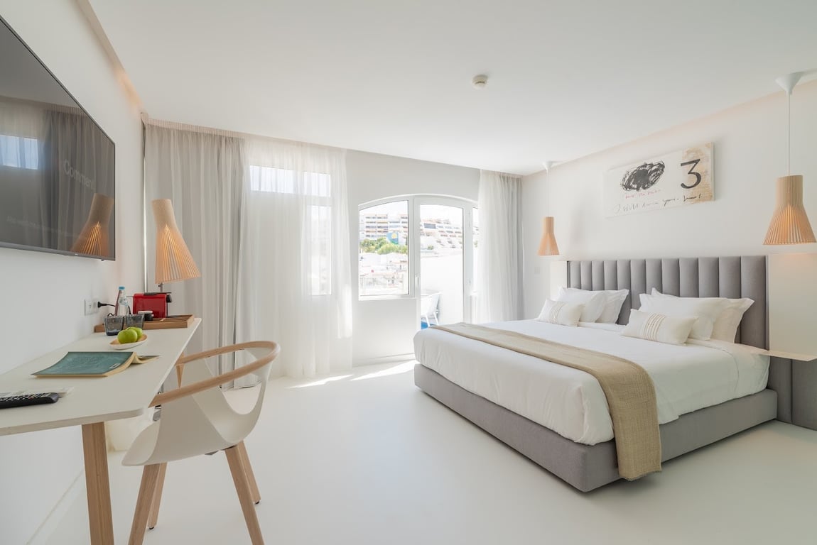 Hotel California Urban Beach - Adults Only