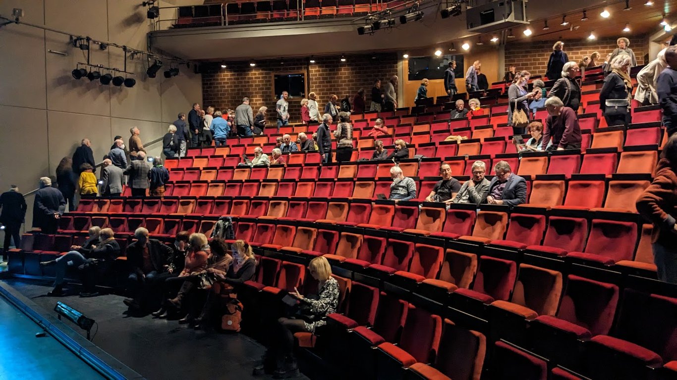 Paul Theater