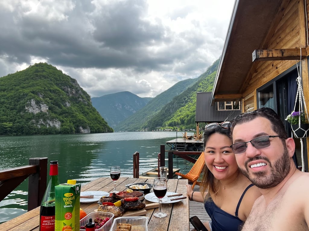 Lake House Perucac