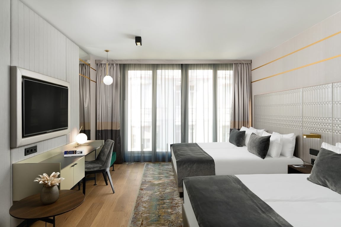 Emerald Hotel by Continental Group
