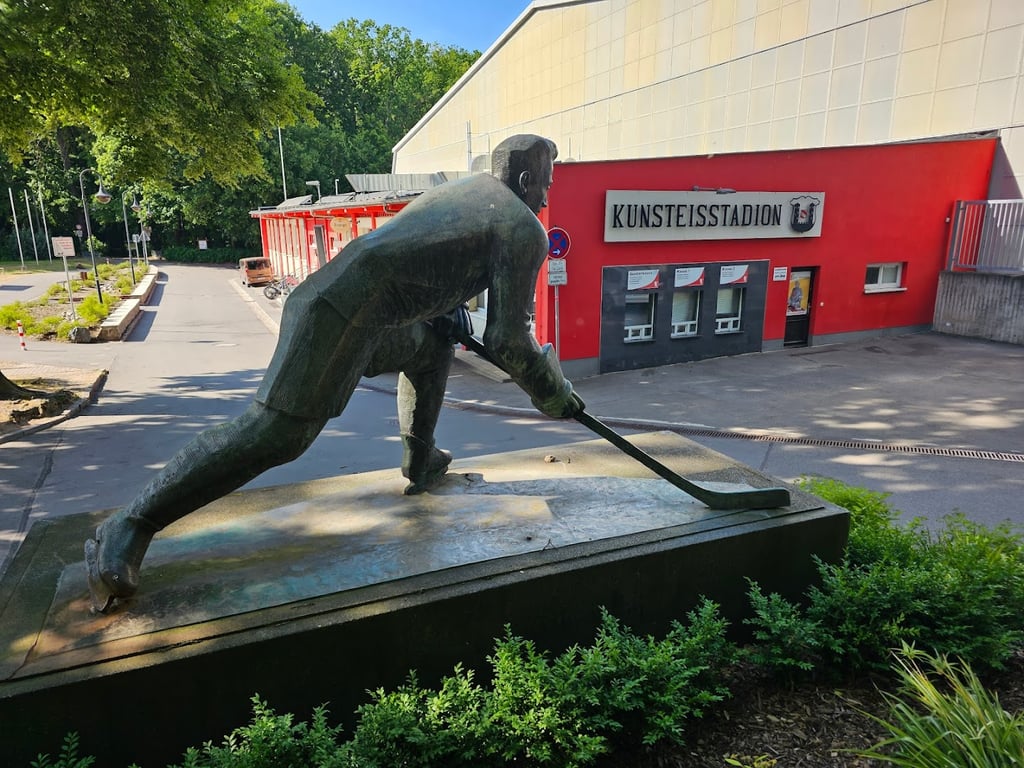 Eisstadion im Sahnpark