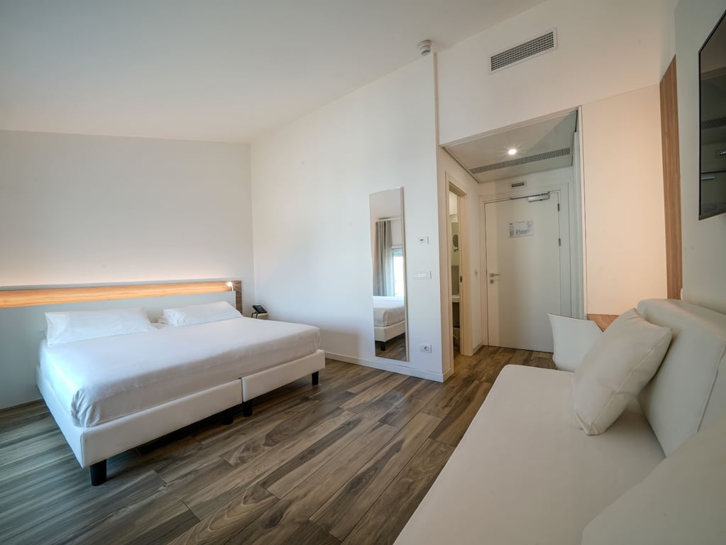 HOTIDAY Hotel Tirrenia