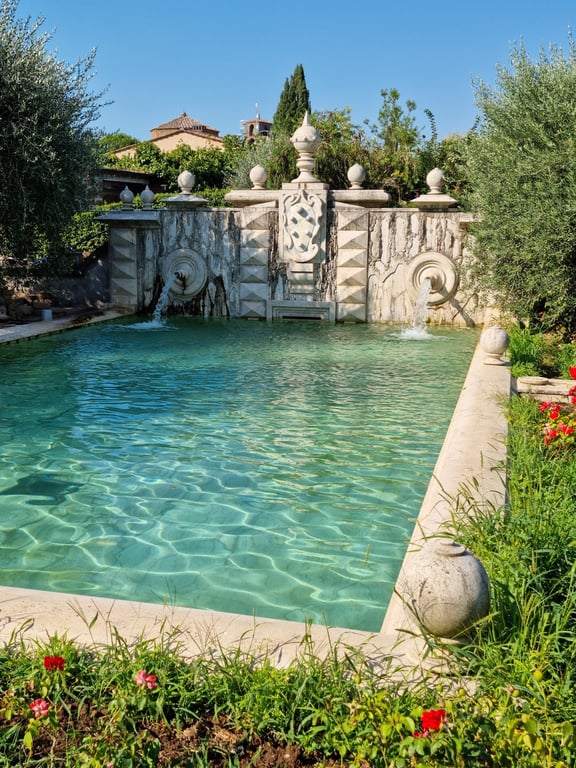 Sovana Hotel & Resort