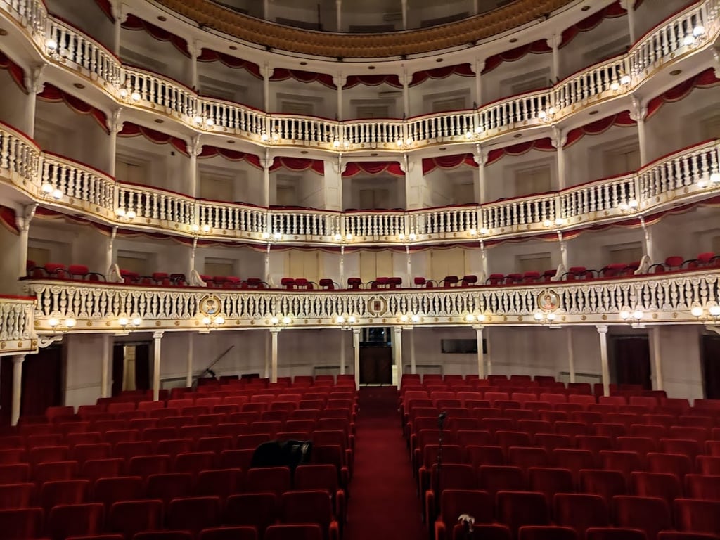 Teatro Sannazzaro, Naples
