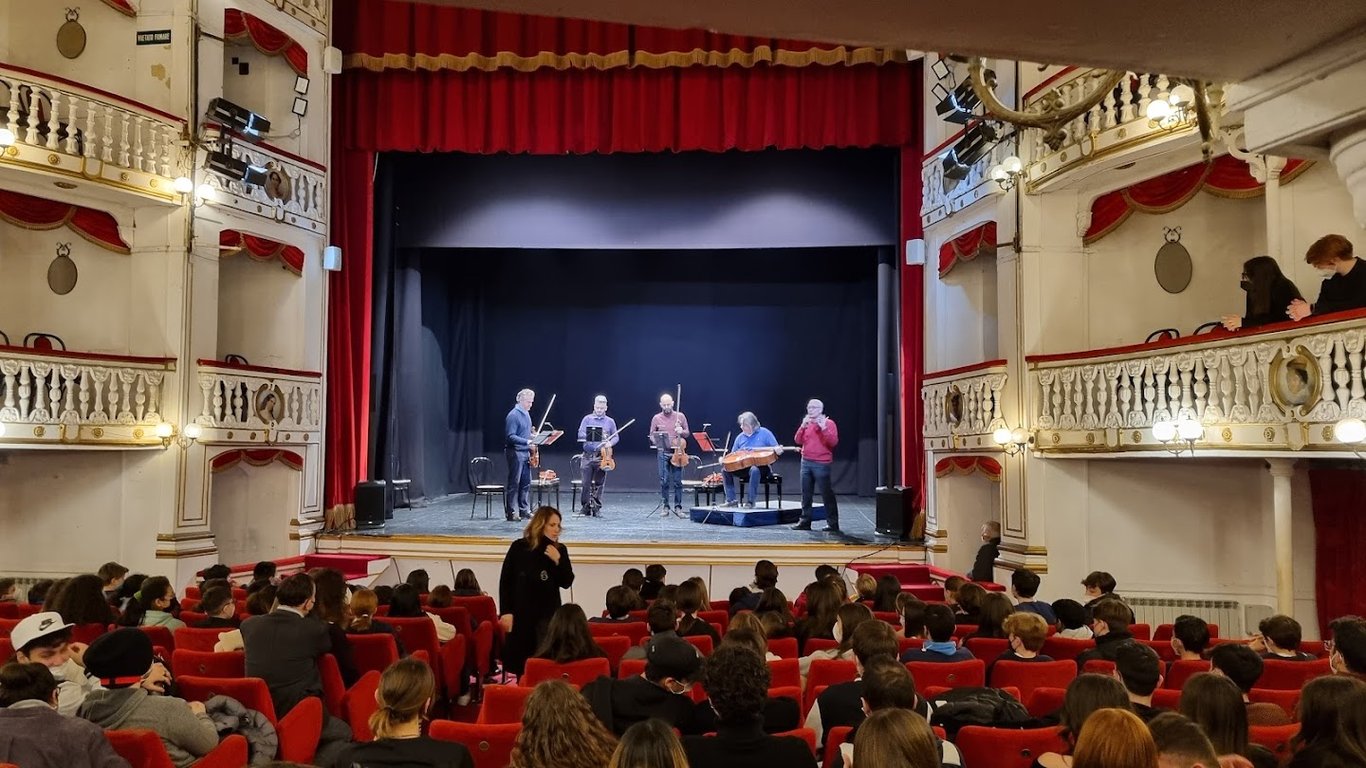 Teatro Sannazzaro, Naples