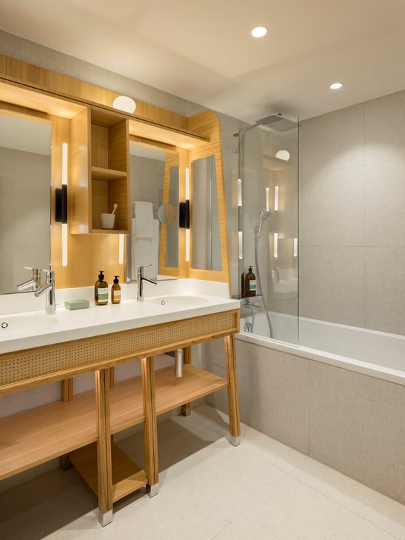 FirstName Bordeaux by Hyatt
