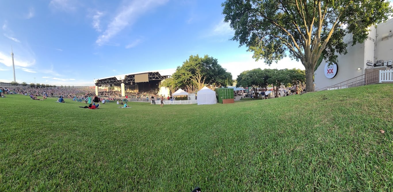 Dos Equis Pavilion