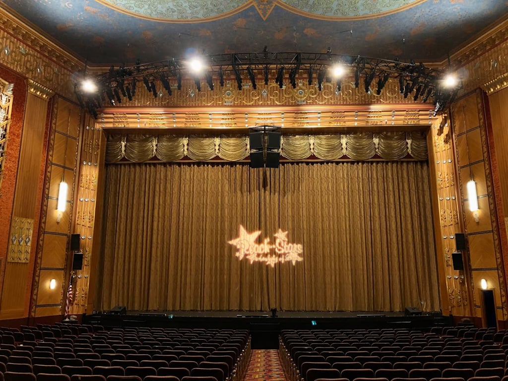 Warner Theatre, Torrington