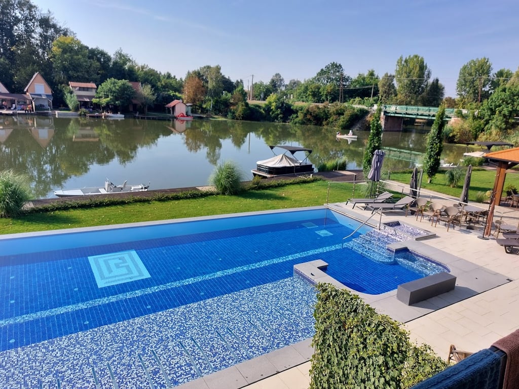 Bordűr Wellness Hotel Superior és Szőnyegmúzeum