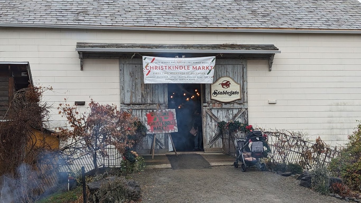 Stablegate Farm Barn & Vineyard
