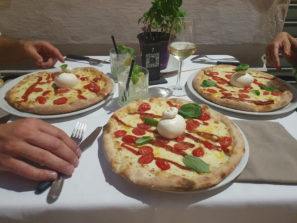 PUROS Ristorante Pizzeria food & drinks