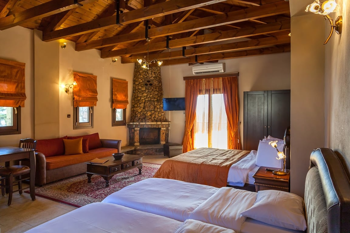 Aiolides Hotel