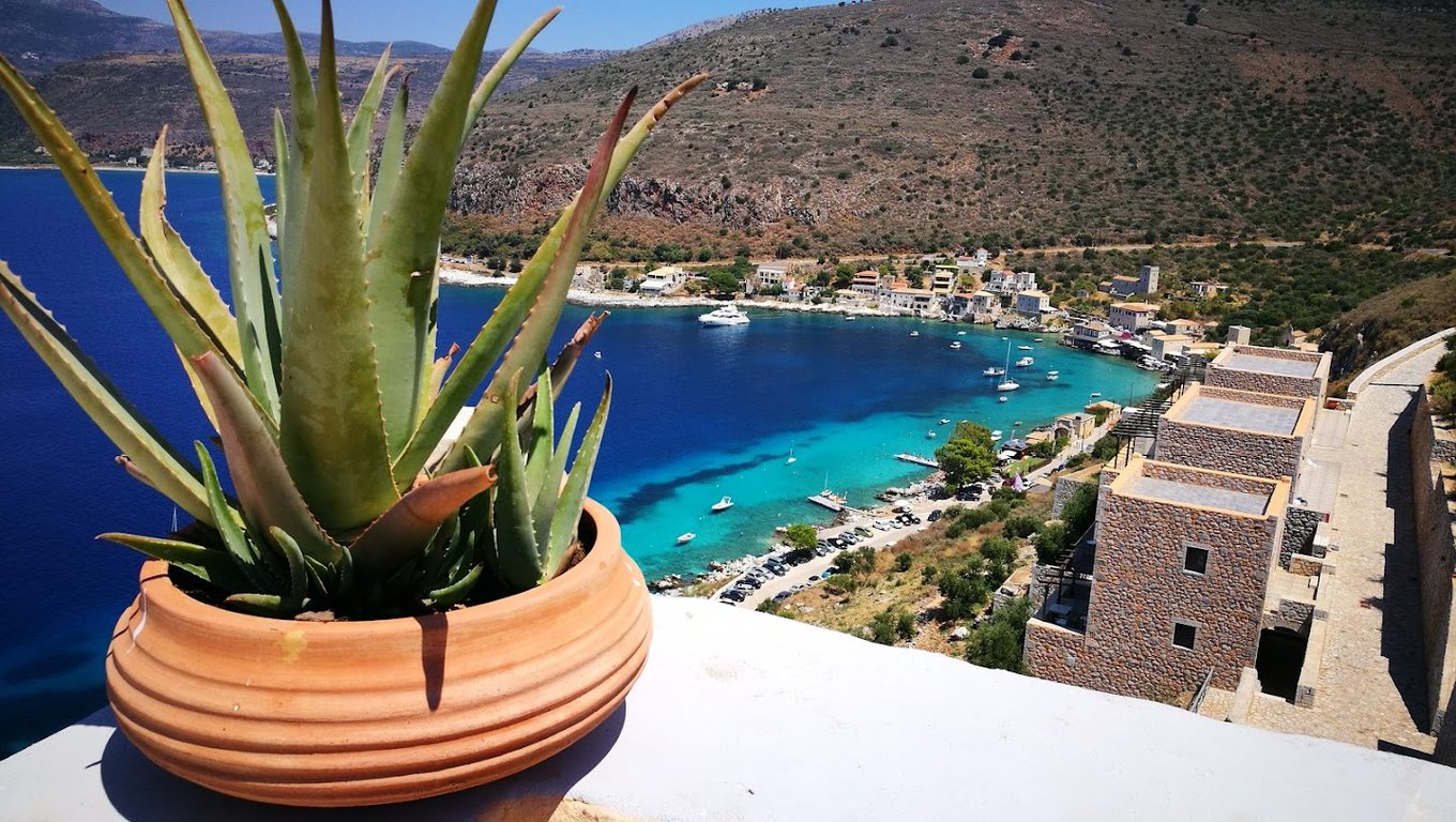 IPPOLA BOUTIQUE HOTEL