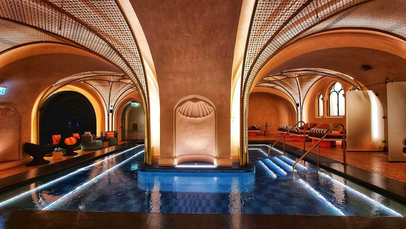 W Budapest