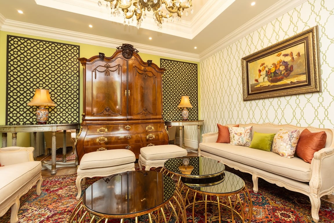 The Monarch Hotel
