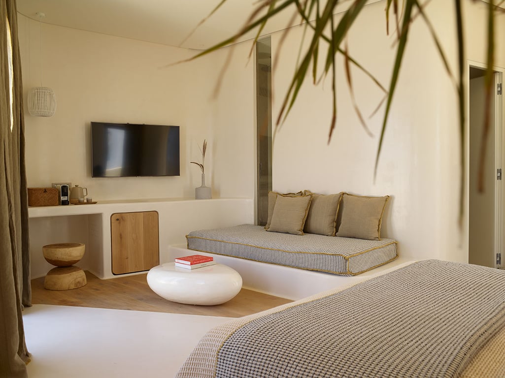 White Pebble Suites