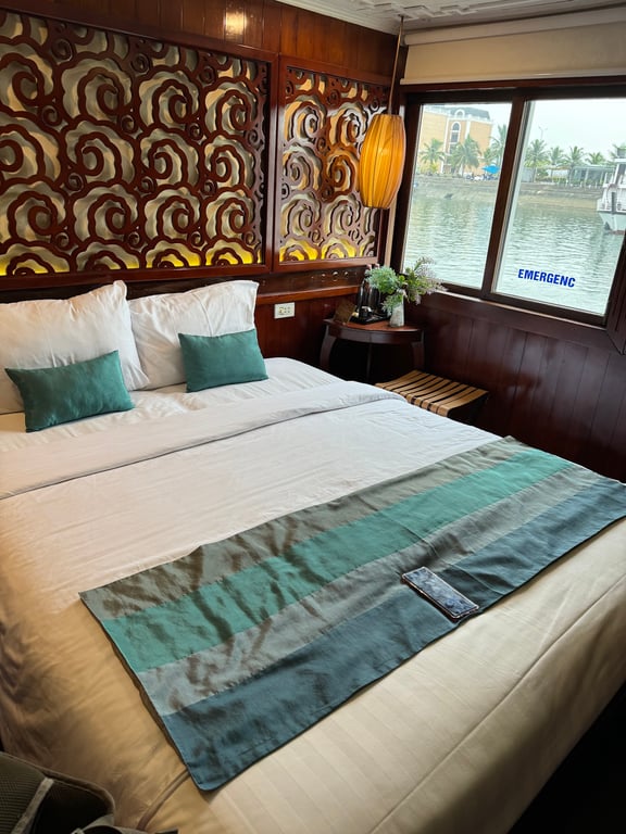 Le Journey Calypso Pool Cruise Ha Long Bay