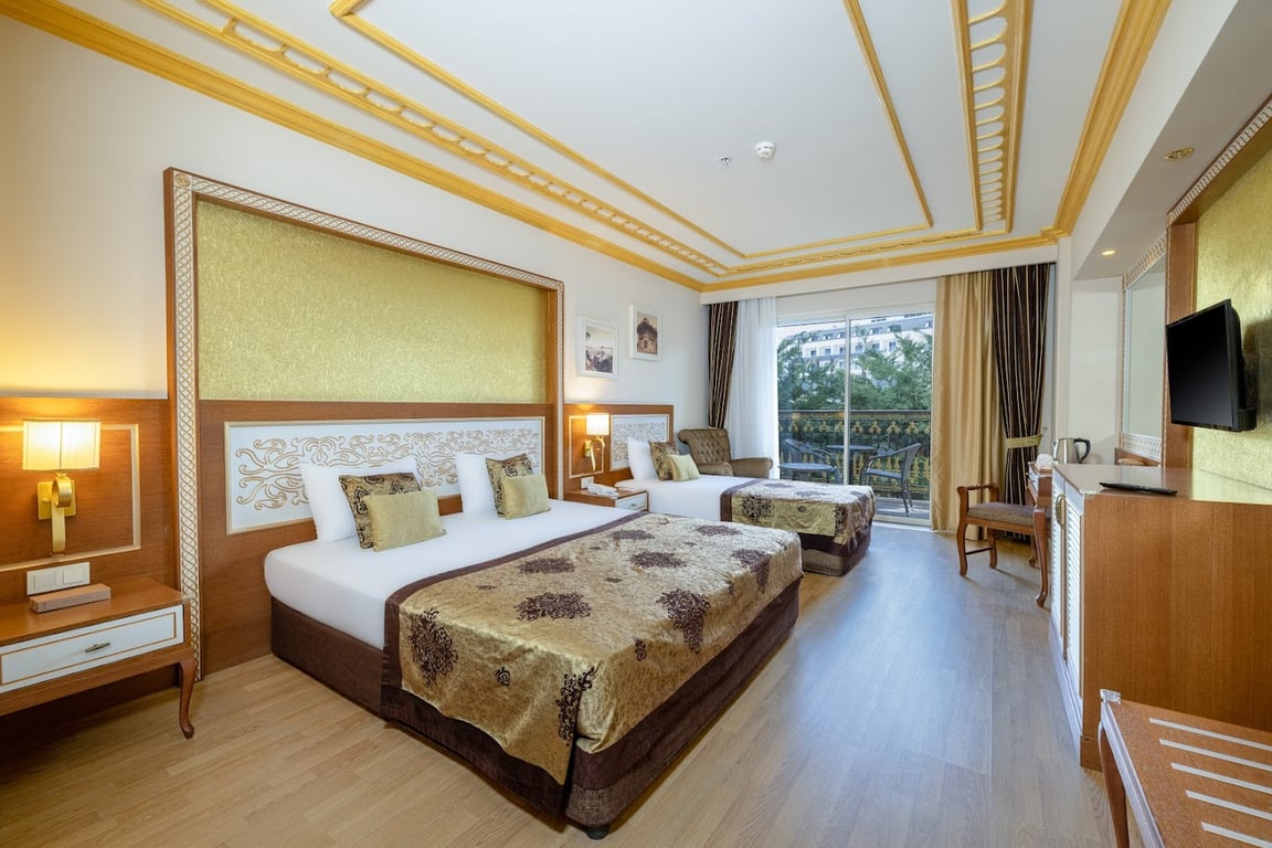 Crystal Palace Hotel