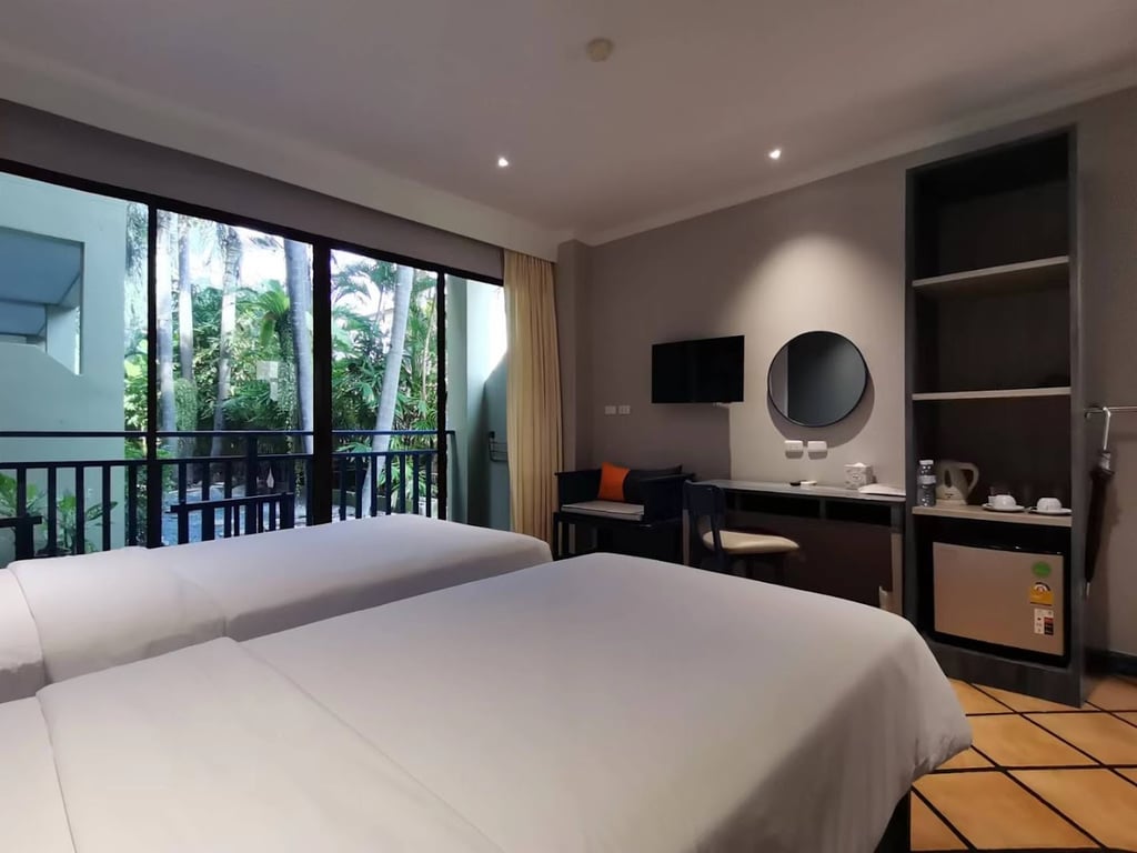 Karon Island Boat Boutique Hotel
