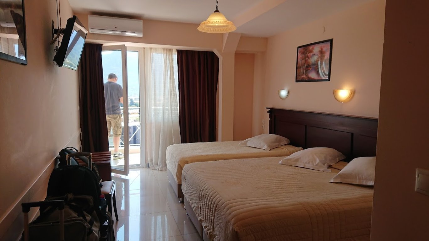 Hotel Kosta Famissi