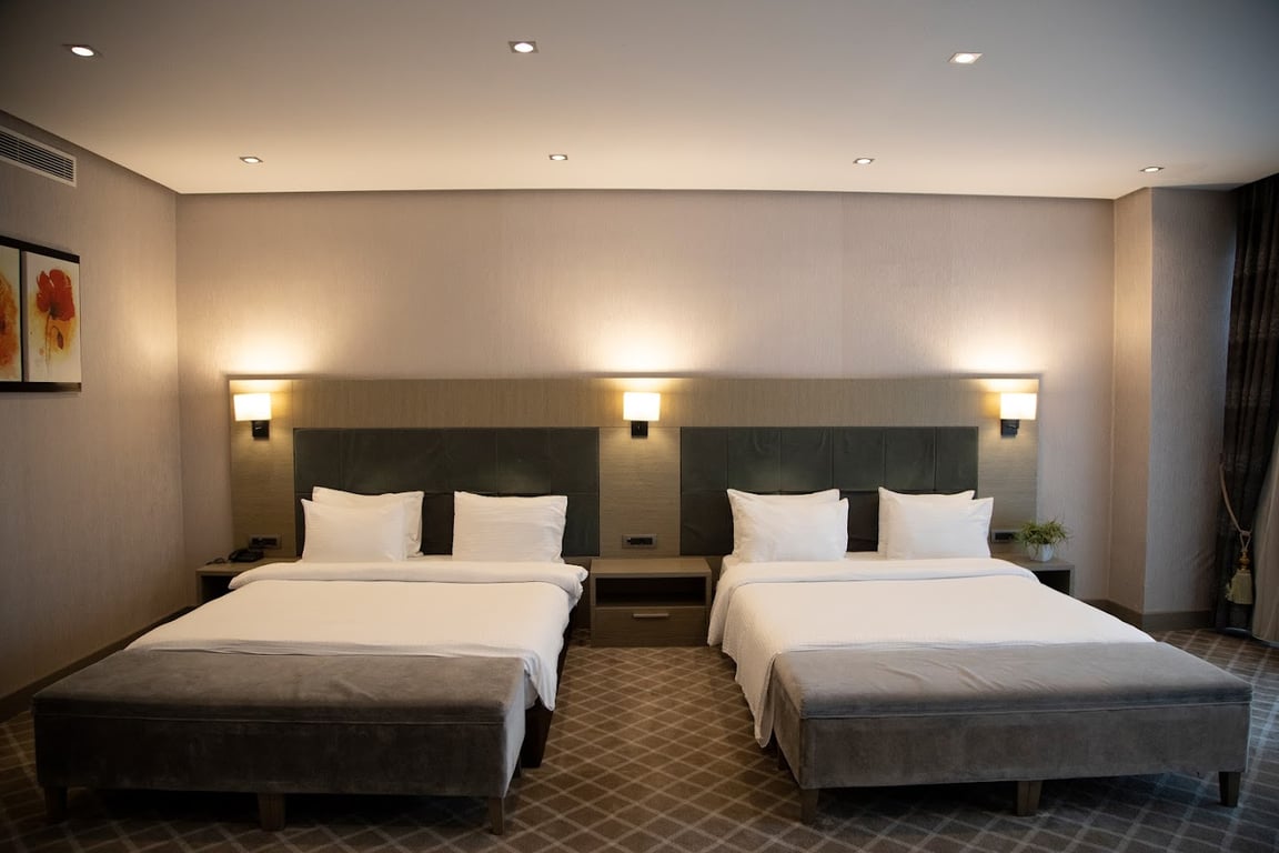 Hilly Hotel