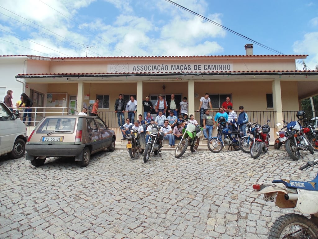 Associação de Maçãs de Caminho