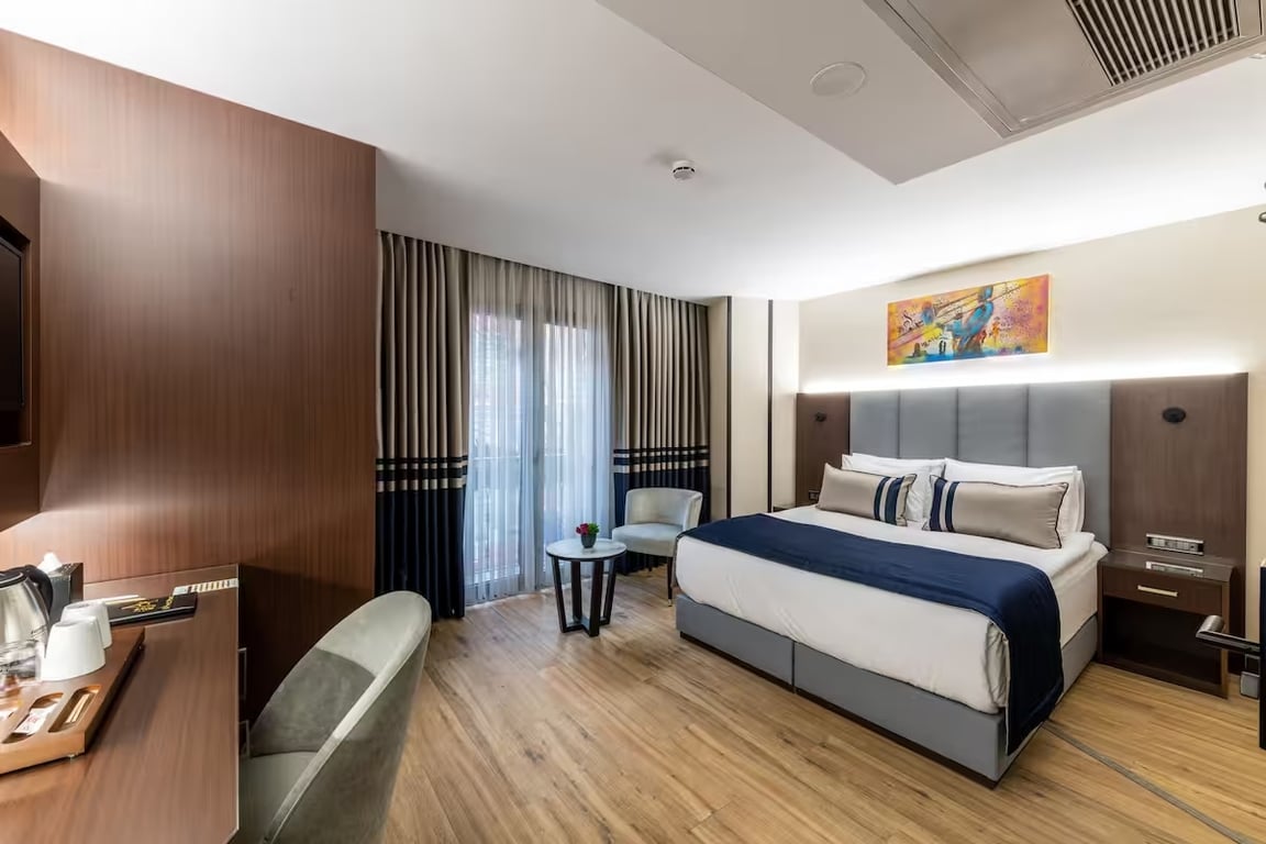 Aprilis Deluxe Hotel