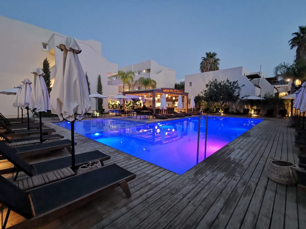 More Meni Residence & Suites