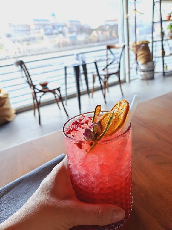 BOATanic Terrace & Bar