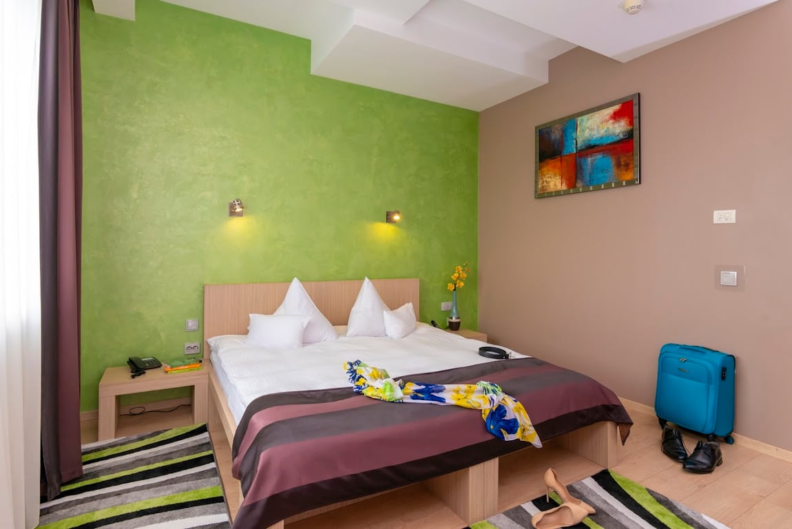 West City Hotel