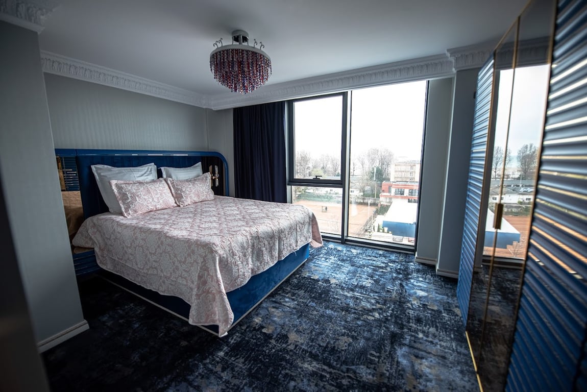 W Regal Boutique Hotel&Spa