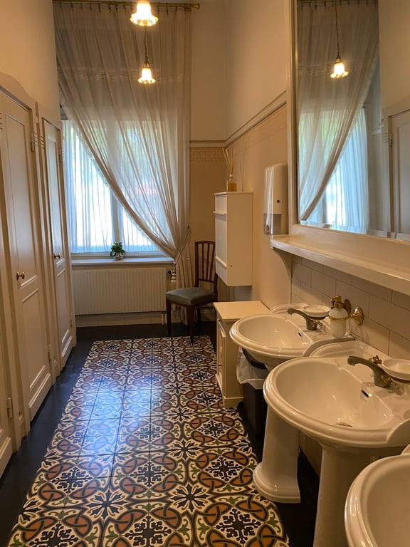 Villa Ammende Restaurant and Hotel