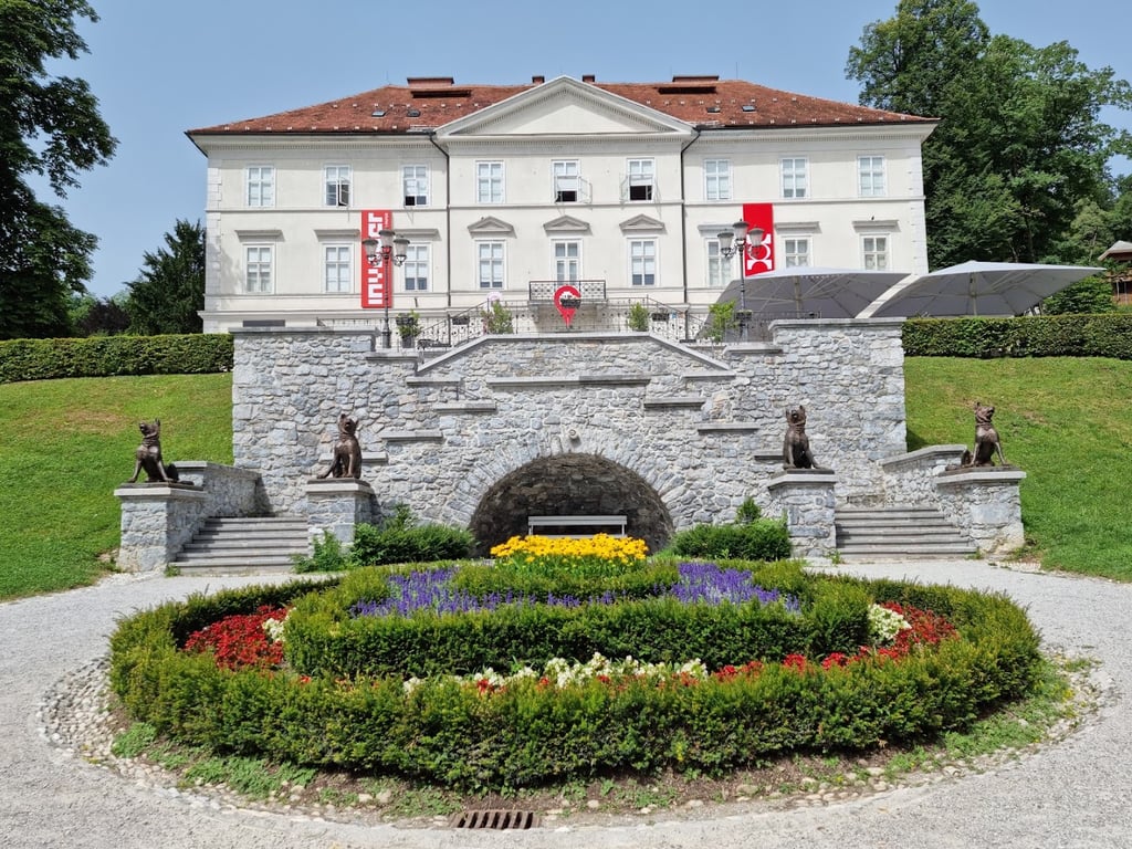 Tivoli Mansion – International Centre of Graphic Art