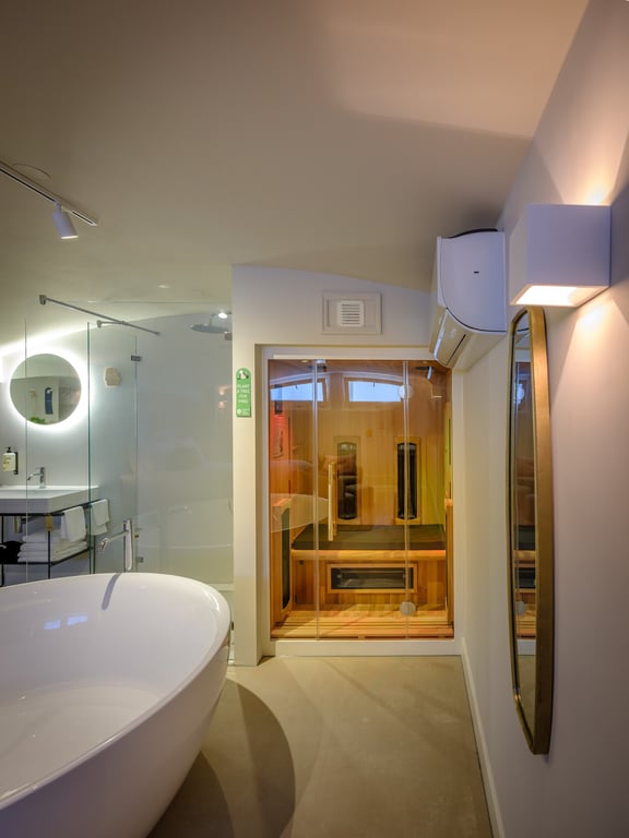 FINCH Boutique Hotel, downtown