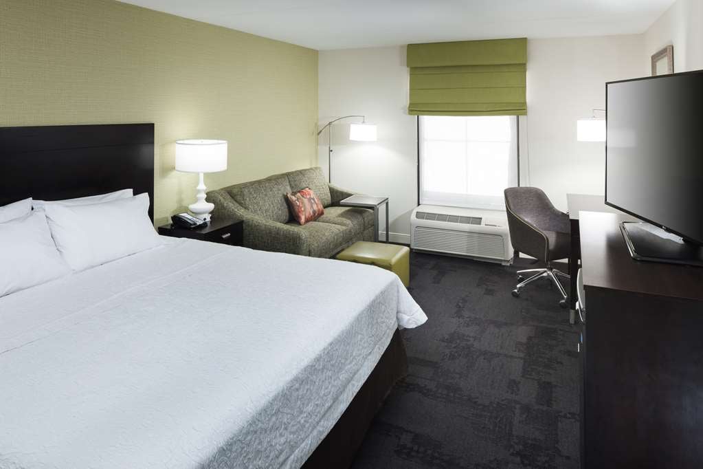 Hampton Inn & Suites Gainesville-Downtown
