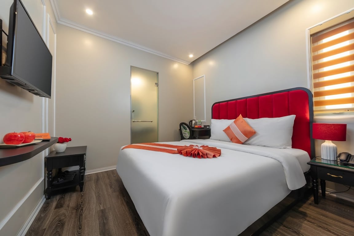 Omina Hanoi Hotel & Travel