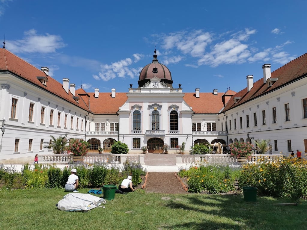 Művészetek Háza Gödöllő Nonprofit Közhasznú Kft.