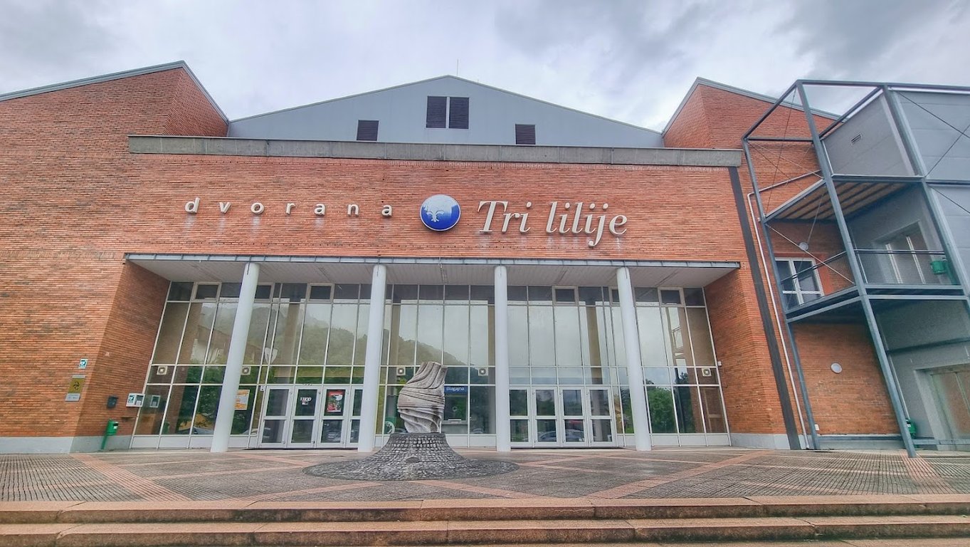 Tri Lilije Hall