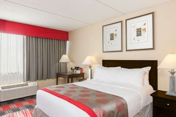 Ramada by Wyndham Albany International Airport / Wolf Rd